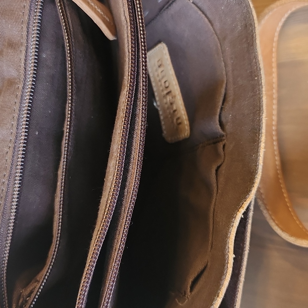 Bed Stu Leather Crossbody/Backpack Bag - Picture 3 of 12